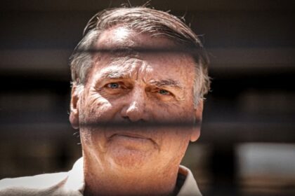 Bolsonaro está em prisão domiciliar desde 27 de março, após deixar hospital.Scarlett Rocha/AGIF/Folhapress